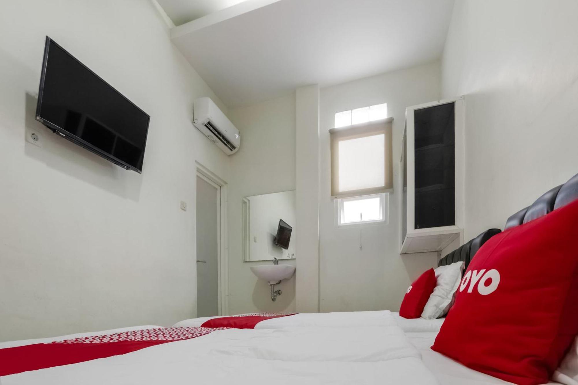 OYO 3838 Tamansari Guest House Surakarta  Bagian luar foto
