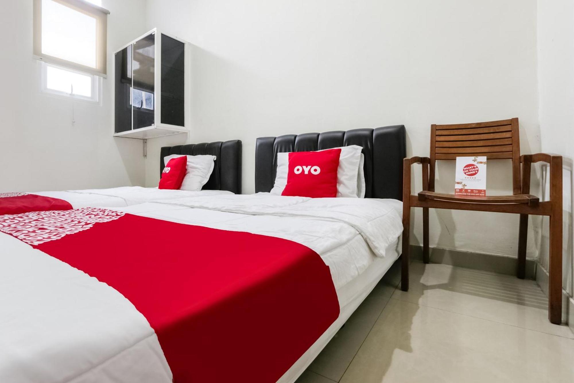 OYO 3838 Tamansari Guest House Surakarta  Bagian luar foto