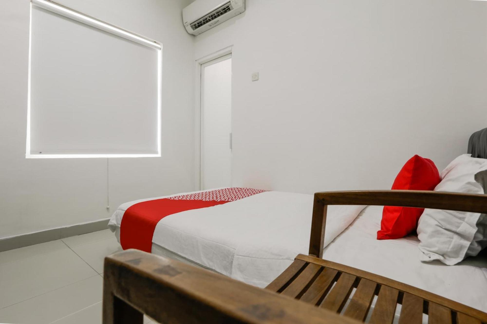 OYO 3838 Tamansari Guest House Surakarta  Bagian luar foto