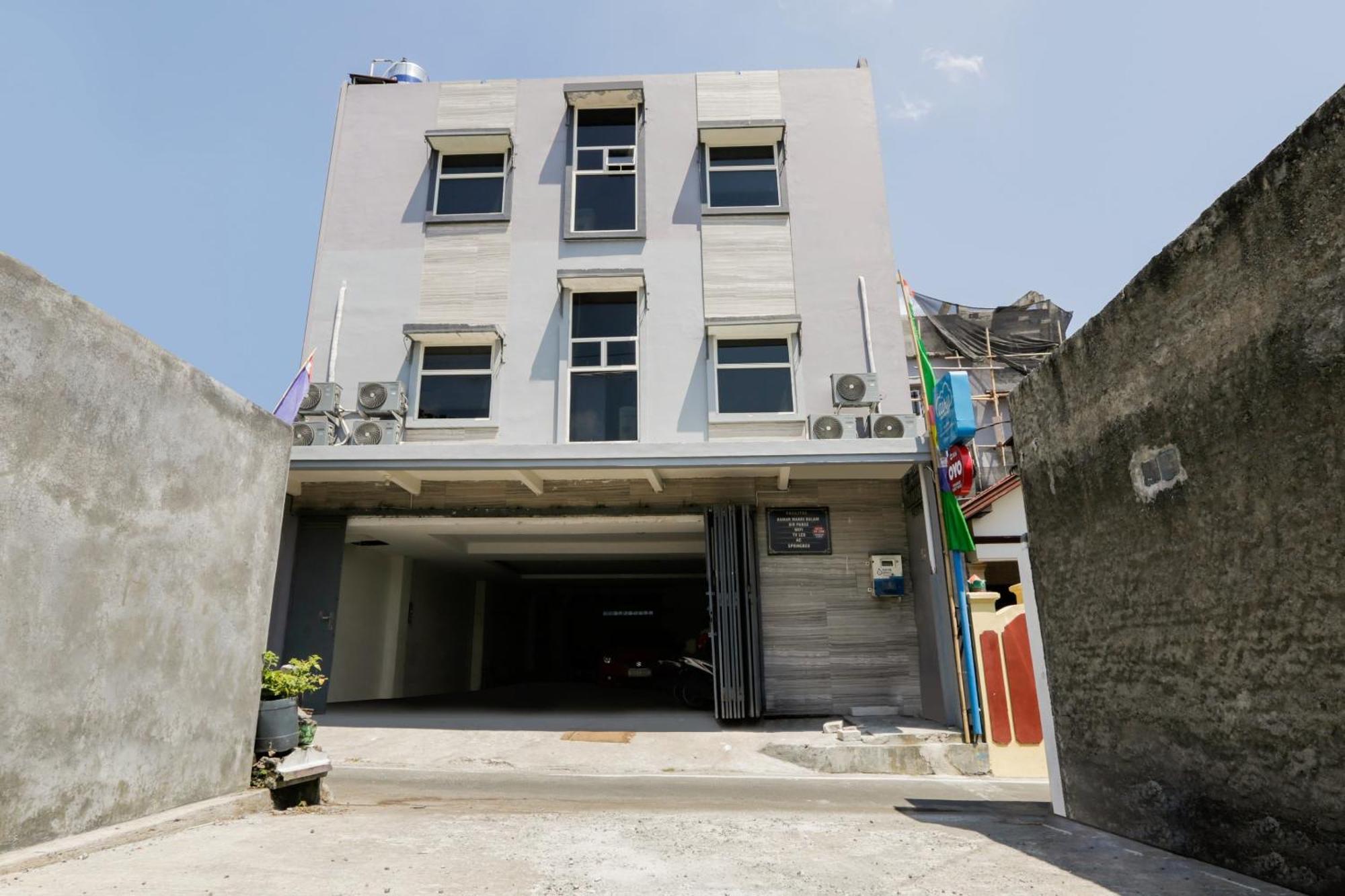 OYO 3838 Tamansari Guest House Surakarta  Bagian luar foto
